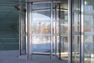 Puerta de Cristal para Comercios en Barcelona